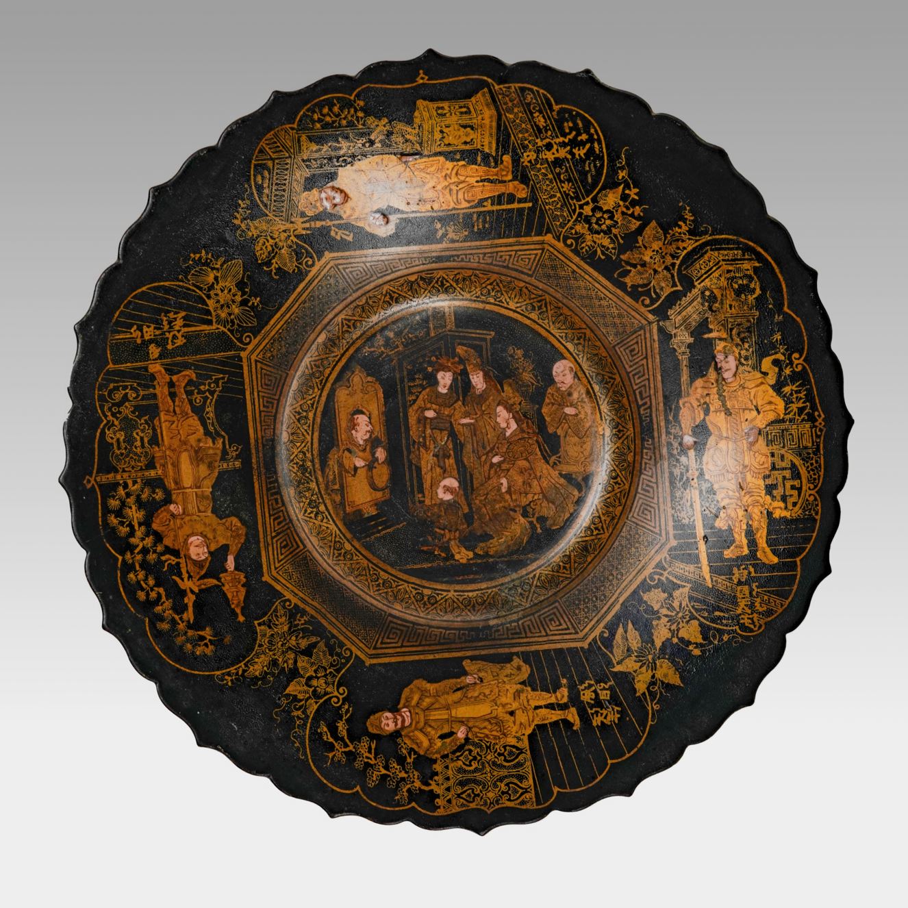 305 - Asiatischer Wandteller mit Golddekor